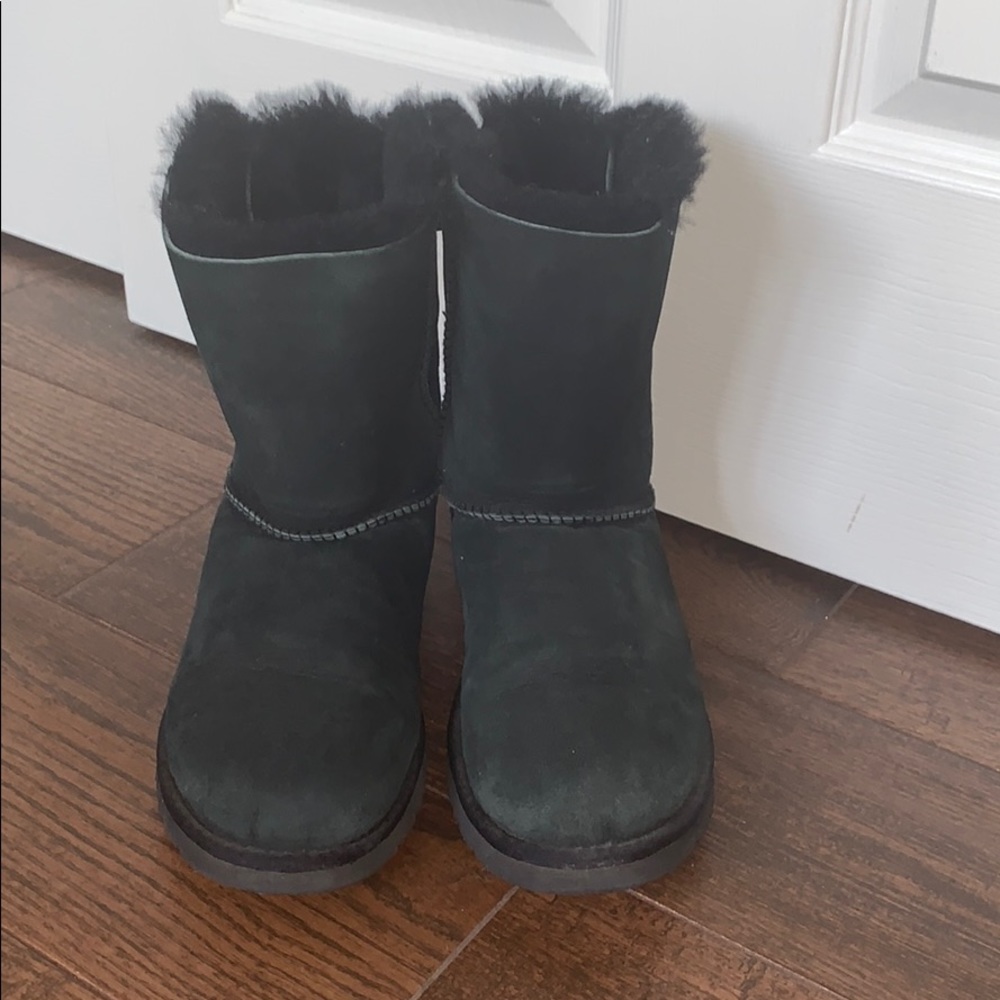 Black bow ugg boots